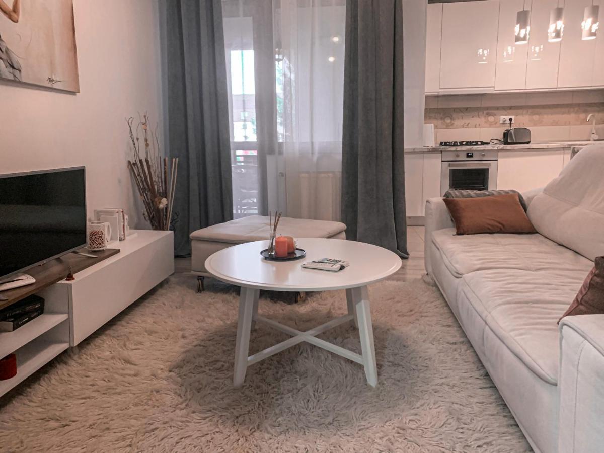 Apartment 2 Rooms Luxury Bukares Bagian luar foto
