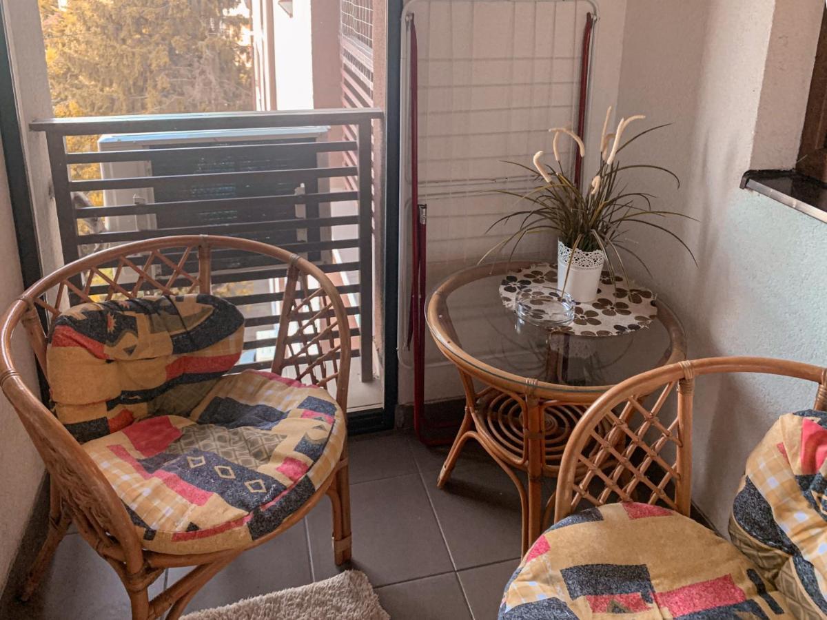 Apartment 2 Rooms Luxury Bukares Bagian luar foto