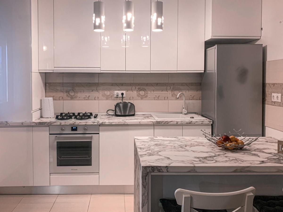 Apartment 2 Rooms Luxury Bukares Bagian luar foto