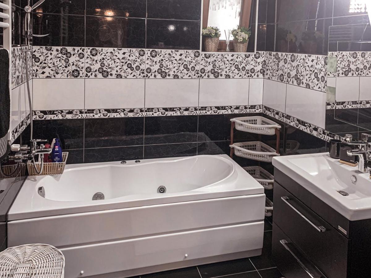 Apartment 2 Rooms Luxury Bukares Bagian luar foto